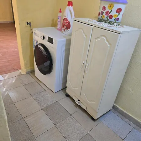 People House 티라나